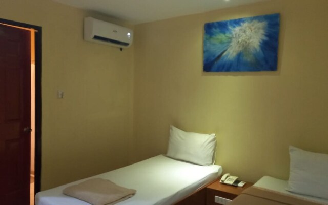 OYO 902 Comfy Inn Manila