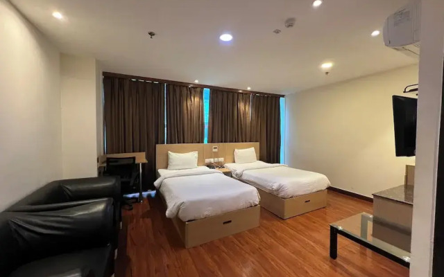 Hyphen Business Hotel