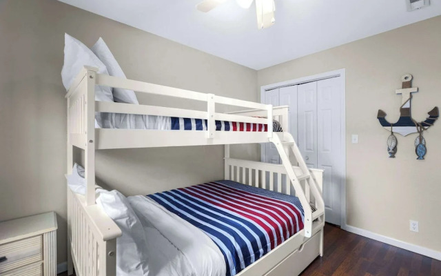 Family Lakefront Oasis Picture Perfect Retreat!