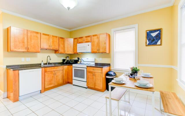 Spacious 2bd/1ba | Ashmont+Parking | 3D TOUR