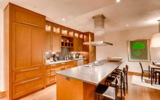 Luxury Vail Solaris Studio Vacation Rental Set at the Base of the Mountain Just Steps From the Gondola