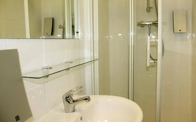 Clapham South Dudley Hotel