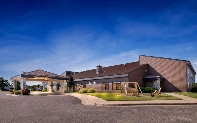 Heartland Inn & Suites, SureStay Collection by Best Western