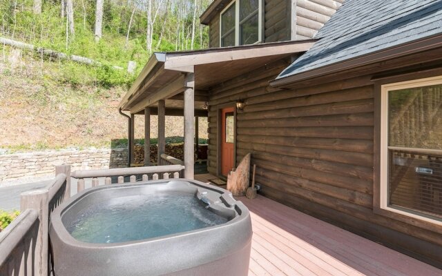 Lakey Gap Lodge - 4 Br Cabin