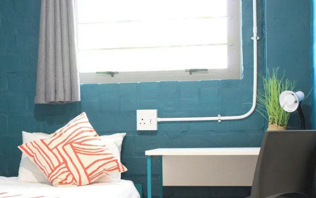 Stay at Cape Station