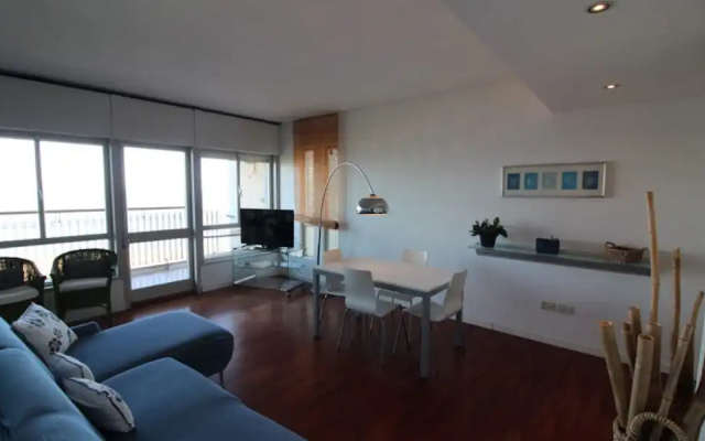 Spacious Apartment With sea View