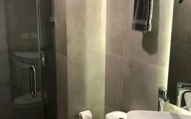 3-br Condo, Partial Ocean View, 2blocks From Ocean