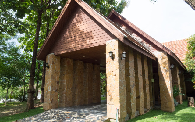 Khao Yai Country Hill Resort