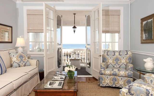 Peter Shields Inn & Restaurant