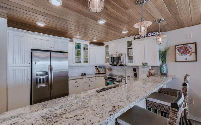 Shorehouse 401 by Vtrips