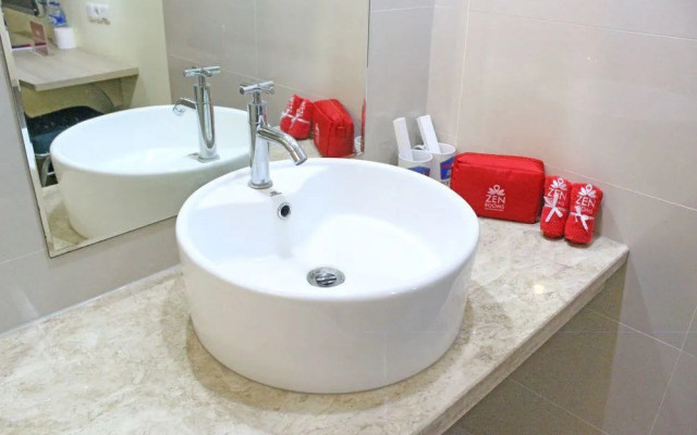 ZEN Rooms Rujia Hotel