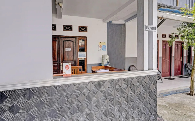OYO 90405 Penginapan Sasti KuninganNearTaman Cirendang