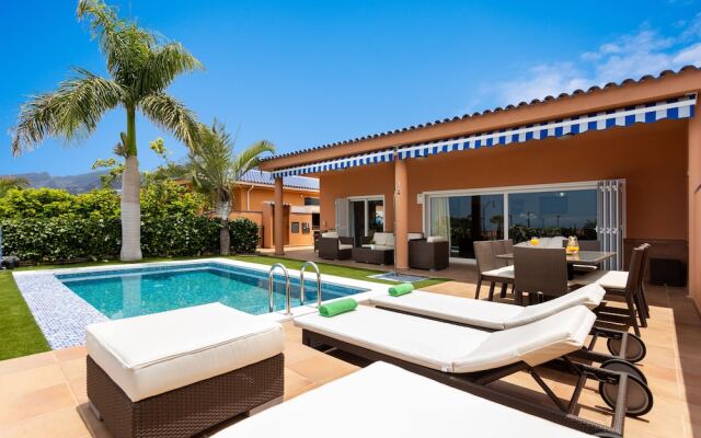 Gorgeous Luxury Villa with Private Pool Playa de la Arena