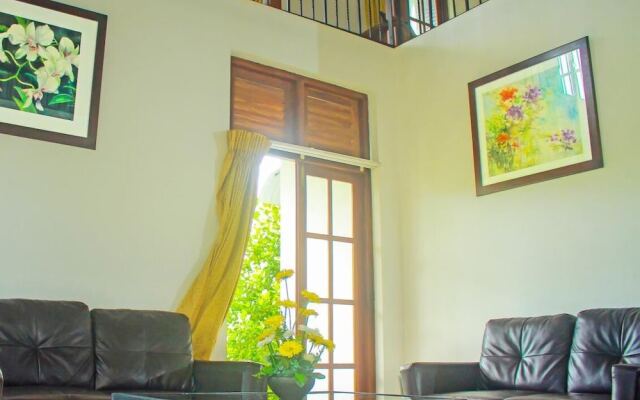 Airport D Villa