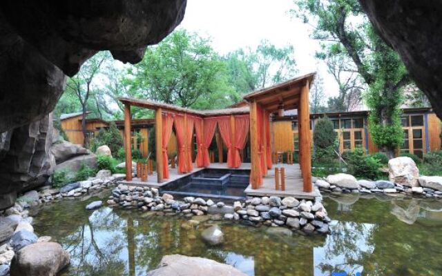 Xiongyue Tianmu Hot Spring Resort