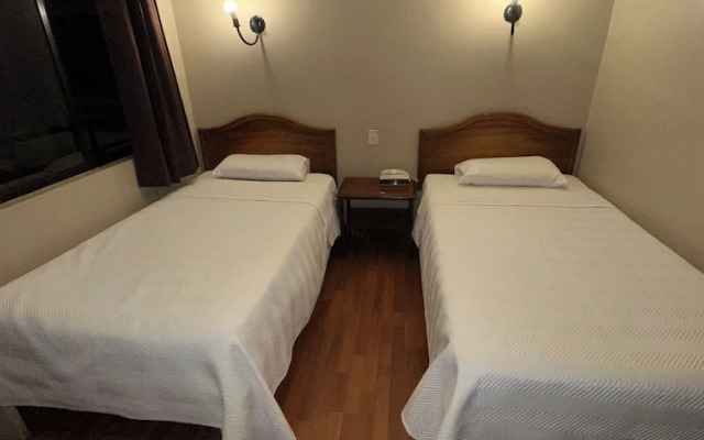 Hotel & Suites El Quijote