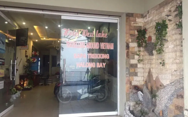 Westlake Hotel - Lac Long Quan