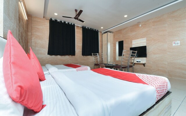 OYO 13027 Flamingo Grand