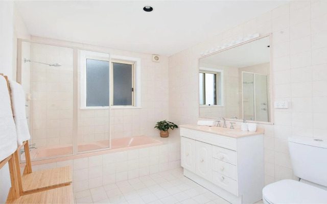 The Family Entertainer - with sweeping water views