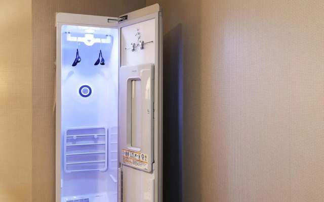 White Tourist Hotel