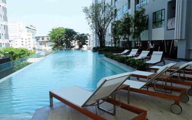 A Luxury 2 Bedrooms The Base Downtown