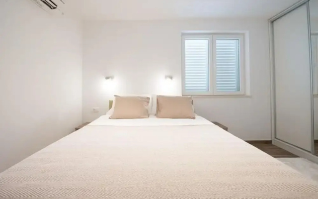Apartments Horizon - One-bedroom Apartment With Balcony and Sea View