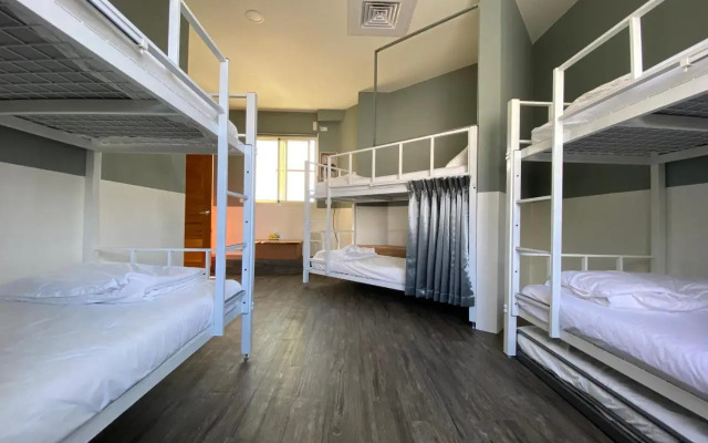 Line Weaving House B&B