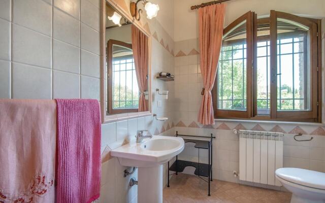 Stunning Home in Acquasparta -tr- With Wifi and 9 Bedrooms