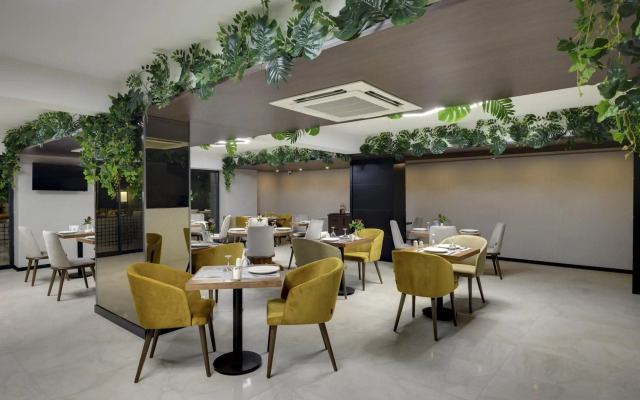 Leo suites Hotel