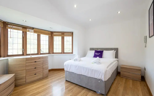 Cosy Spacious Duplex Apartment Near Salford Royal
