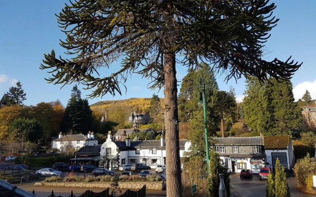 OYO Mackays Travel Lodge Hotel