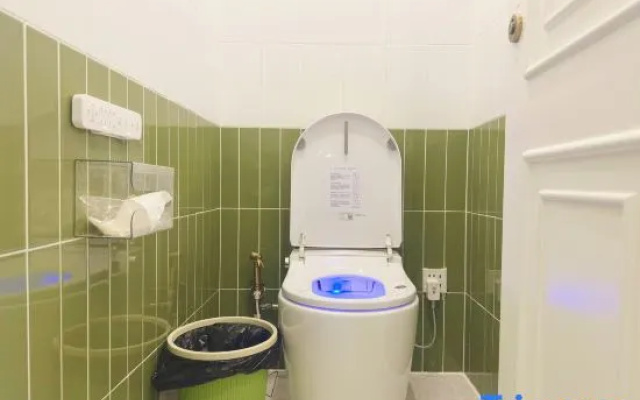 Hangzhou JZ Youth Hostel (West Lake Wulin Square Baoshan Bridge Metro Station Branch)