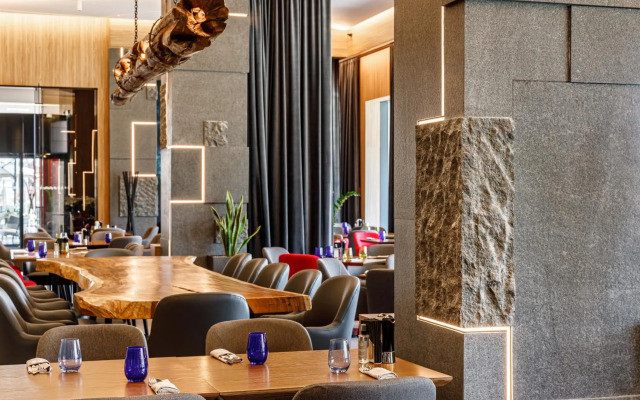 Qosmo Brasov Hotel
