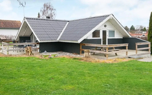 6 Person Holiday Home in Hejls