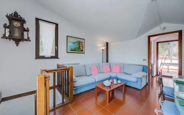 Villa Breezy Way - Among Greenery