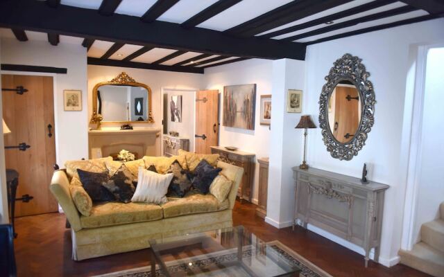 Luxury Cottage Near Windsor Castle