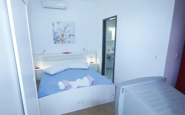Mary - 30m From the sea - SA1
