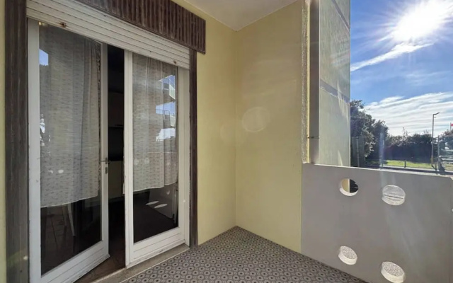 Nice Studio With Side sea View