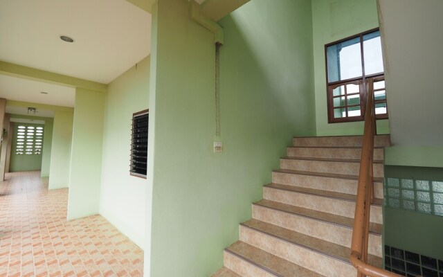 Arunroj Apartment