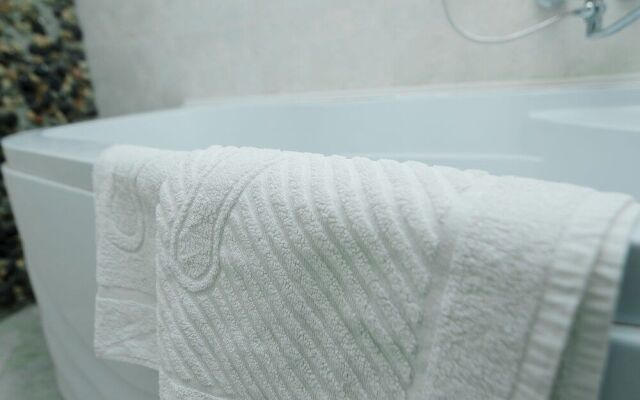 Azat Hotel