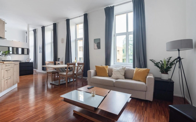 Cozy and central City Apartment at the Belvedere