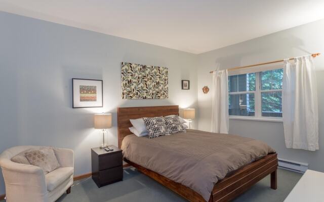 Bright & Spacious 2 Bedroom Situated in Blueberry Hills