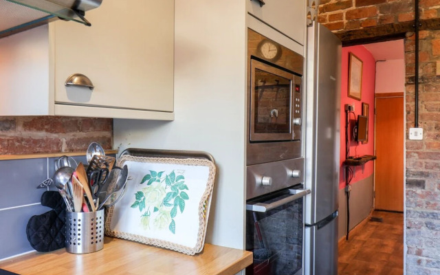 16 St. Sepulchre Street