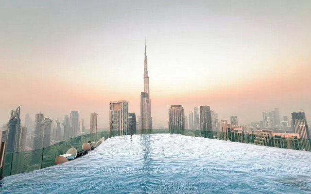 Rooftop pool-2BR Apartment Near Downtown