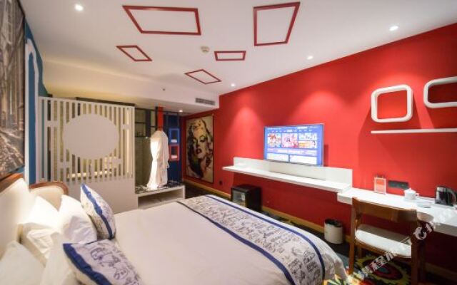 Youna Hotel (T10 Tanshili Yuhuai Subway Station)