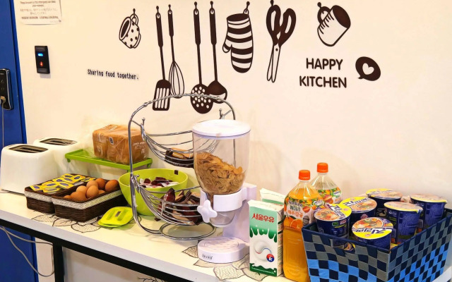 Road Myeongdong Guesthouse