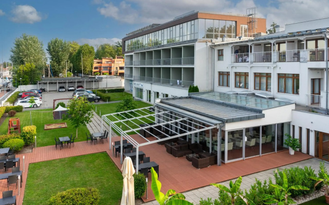 Hotel Yacht Wellness & Business
