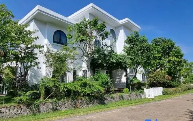 West Phu Quoc 4BR beachfront villa with private pool