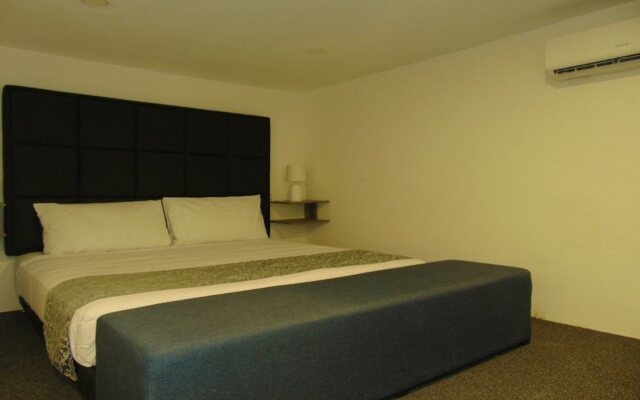 SILVERSANDS Hotel Boutique - 5Th Ave