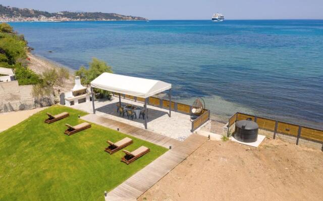Venetico Beachfront Apartments & Suites - Sea View Apartment